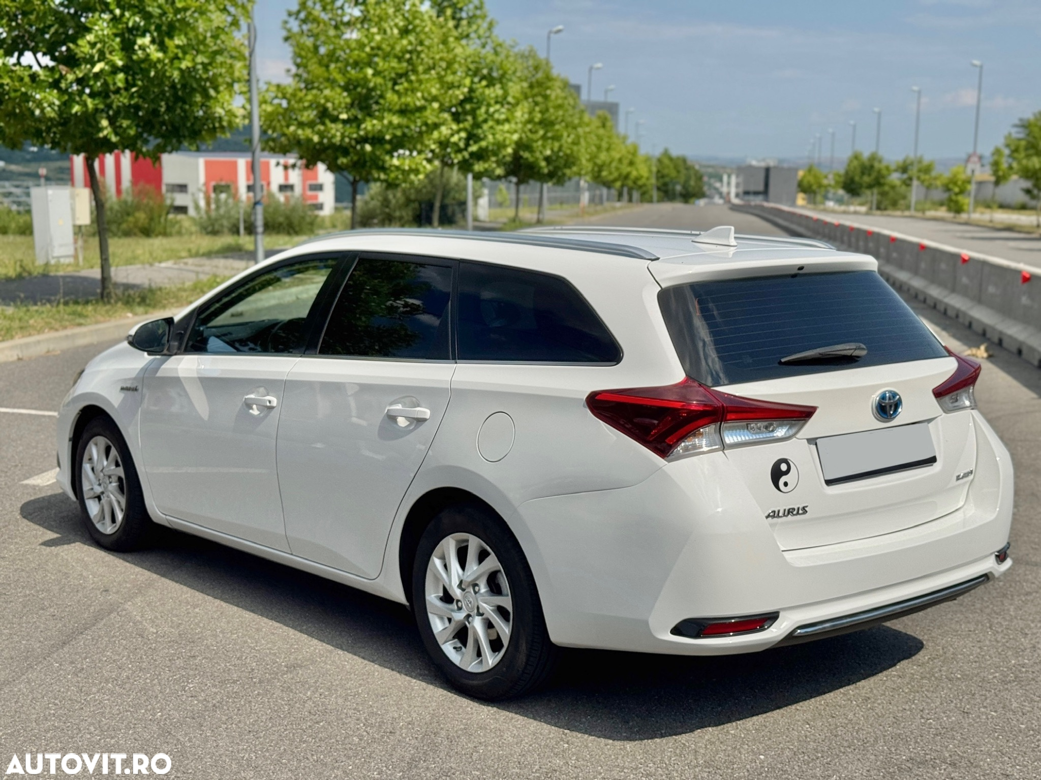 Toyota Auris 1.8 VVT-i Hybrid Automatik Touring Sports Edition - 4