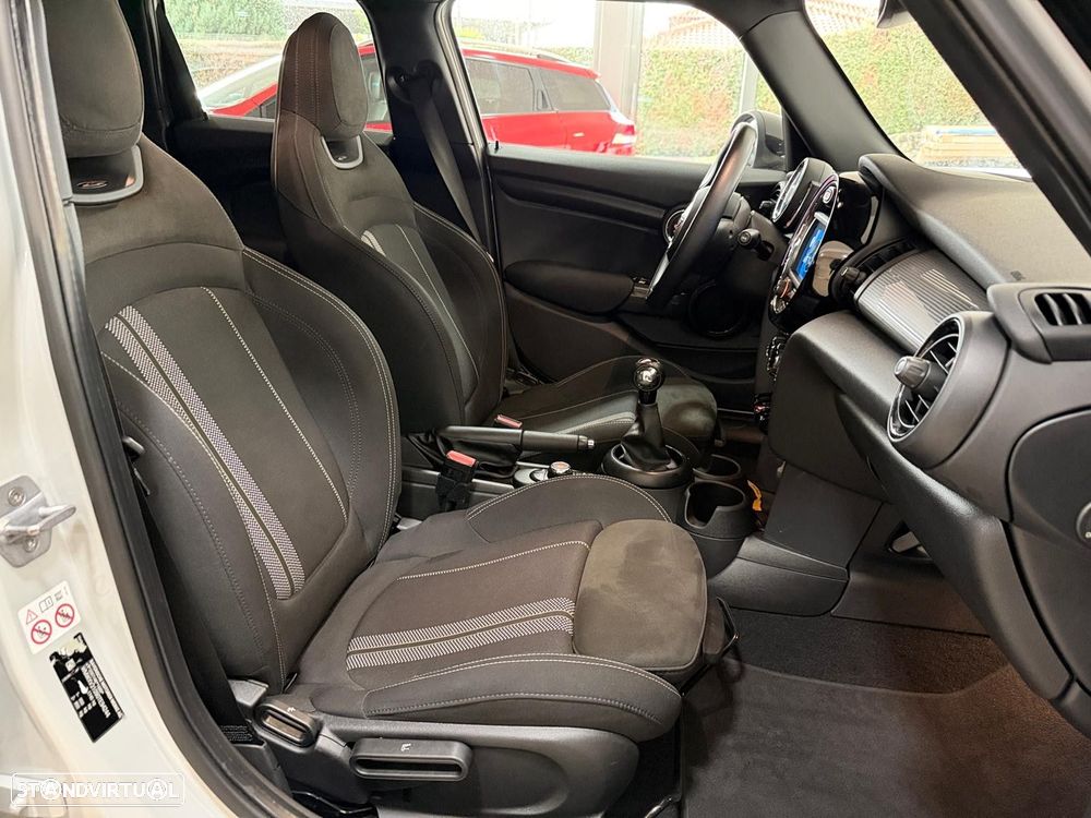 MINI 5 Portas Cooper D - 22