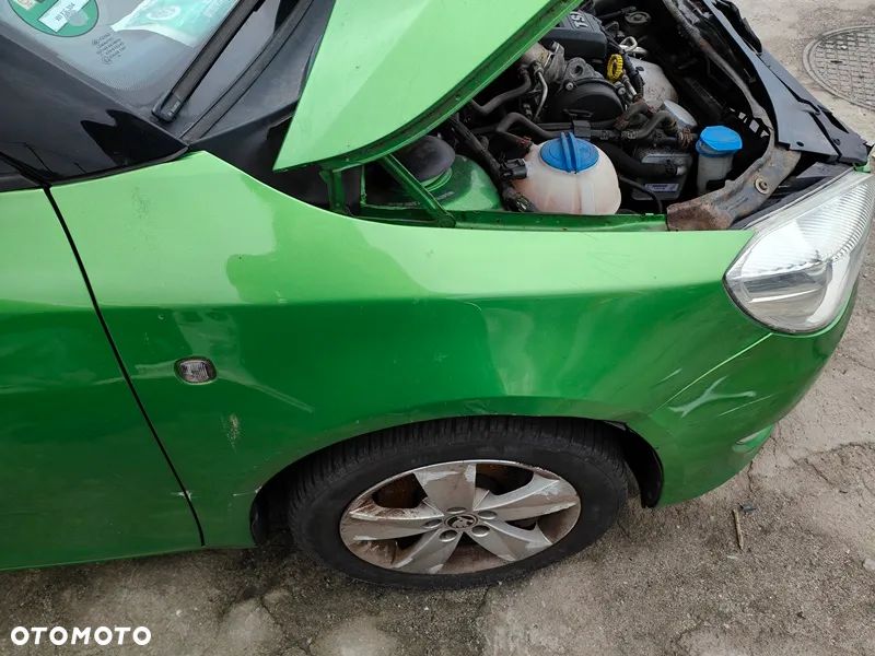 SKODA FABIA II 13r KOMBI BŁOTNIK PRAWY PRZÓD LF6Z