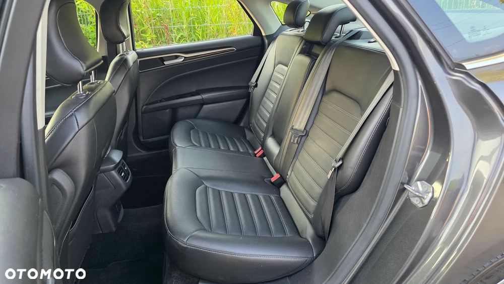 Ford Fusion 2.0 EcoBoost Titanium - 17