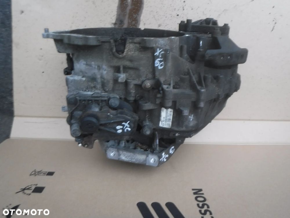 Volvo XC60 I  2.4 D5 FWD skrzynia biegow  9G9R7002KB 9G9R 7002 KB - 2