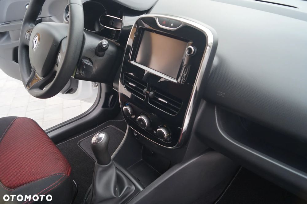 Renault Clio 1.2 16V 75 LIMITED - 22