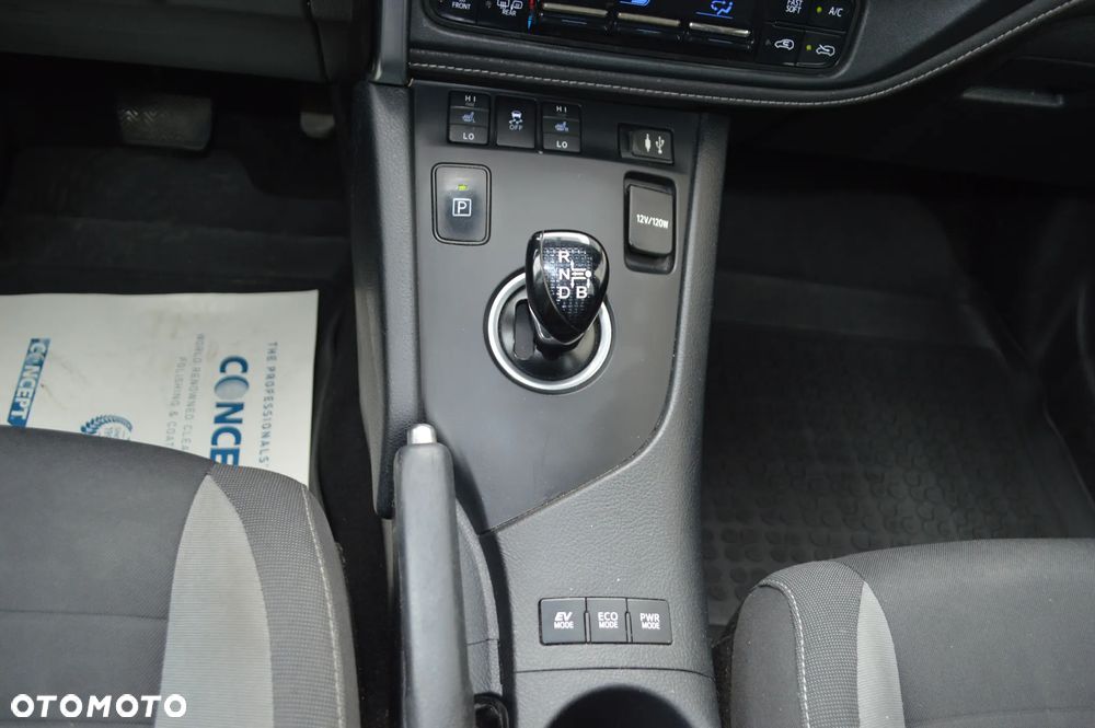 Toyota Auris 1.8 HSD Luna - 22