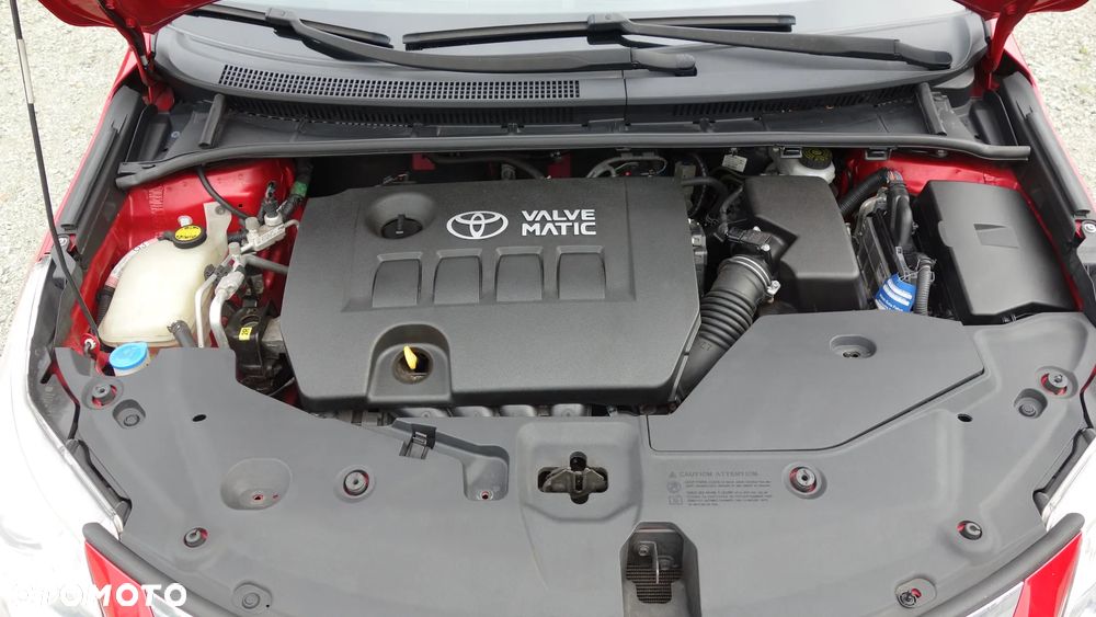Toyota Avensis 1.8 Sol - 35