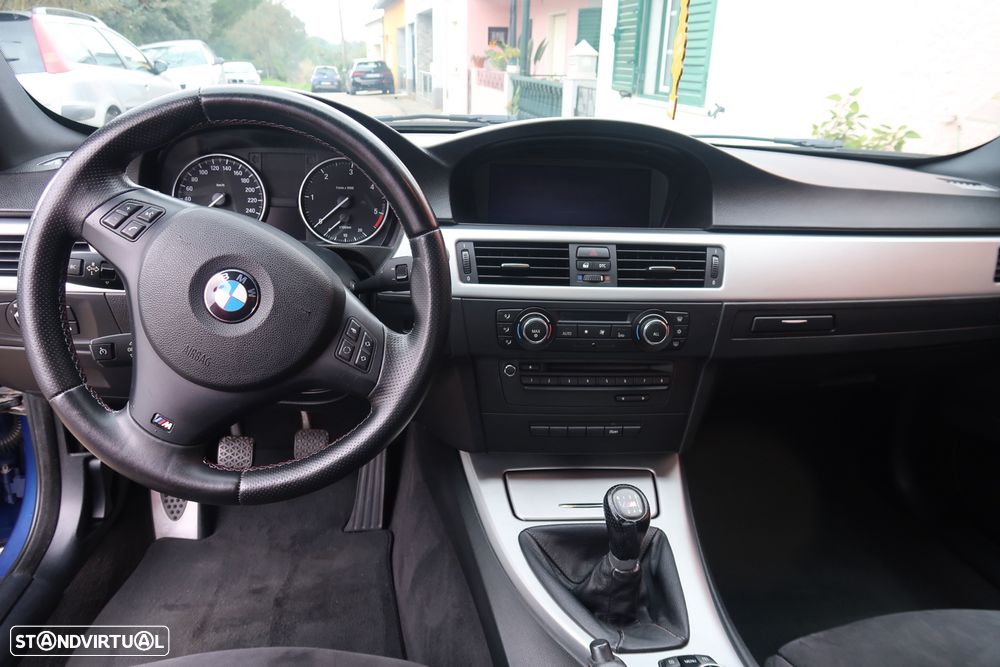 BMW 320 d Coupe Edição M - 12