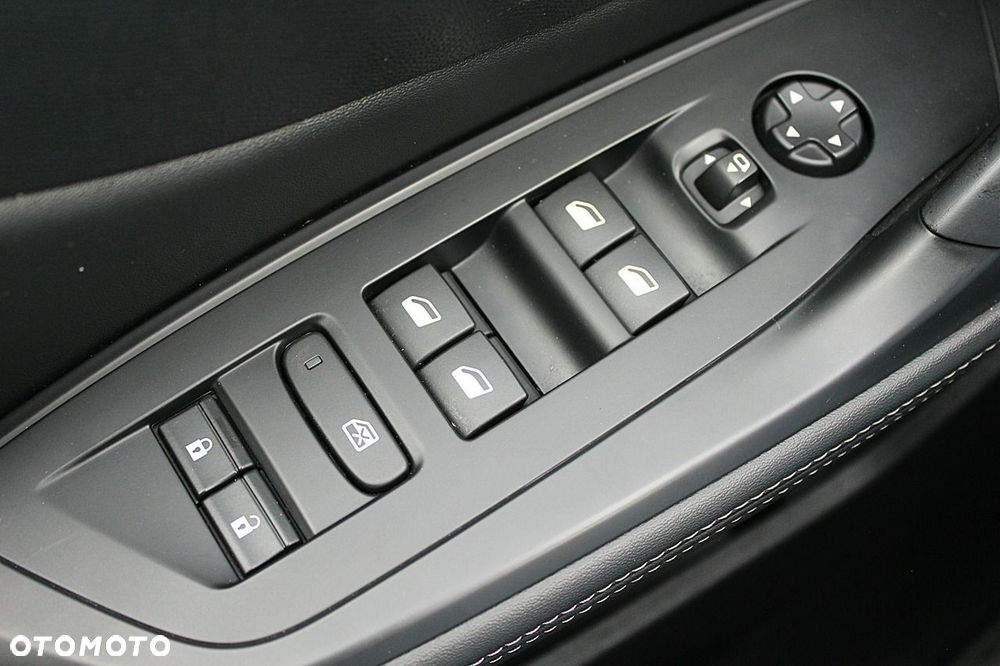Peugeot 308 1.2 PureTech Allure Pack S&S EAT8 - 21