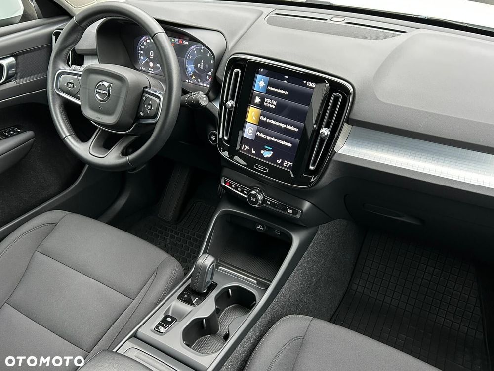 Volvo XC 40 T3 Momentum Pro - 16