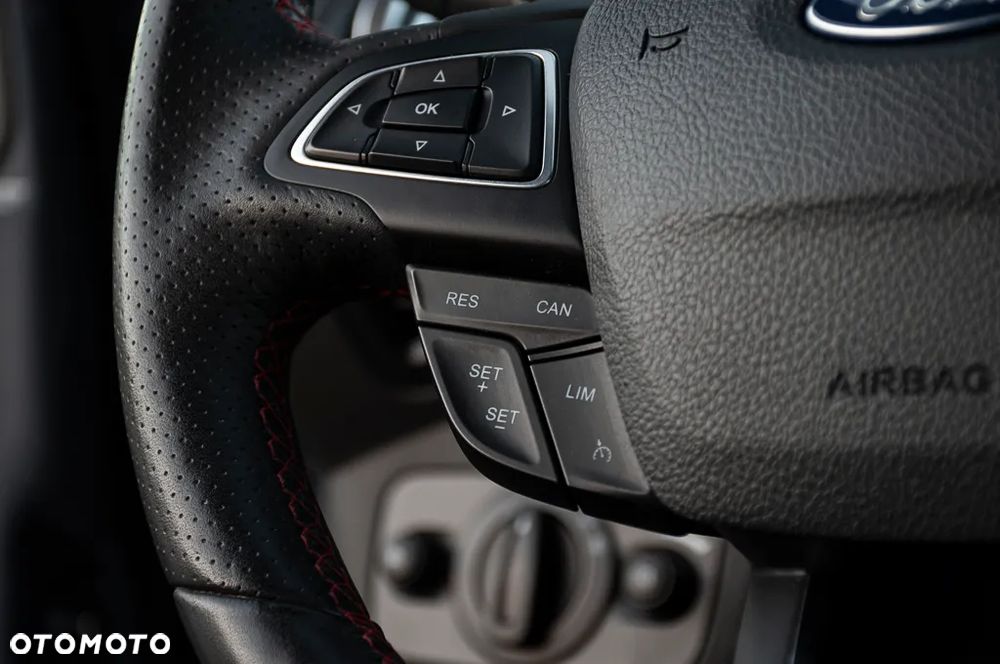 Ford Kuga 2.0 TDCi 4x4 ST-Line - 39