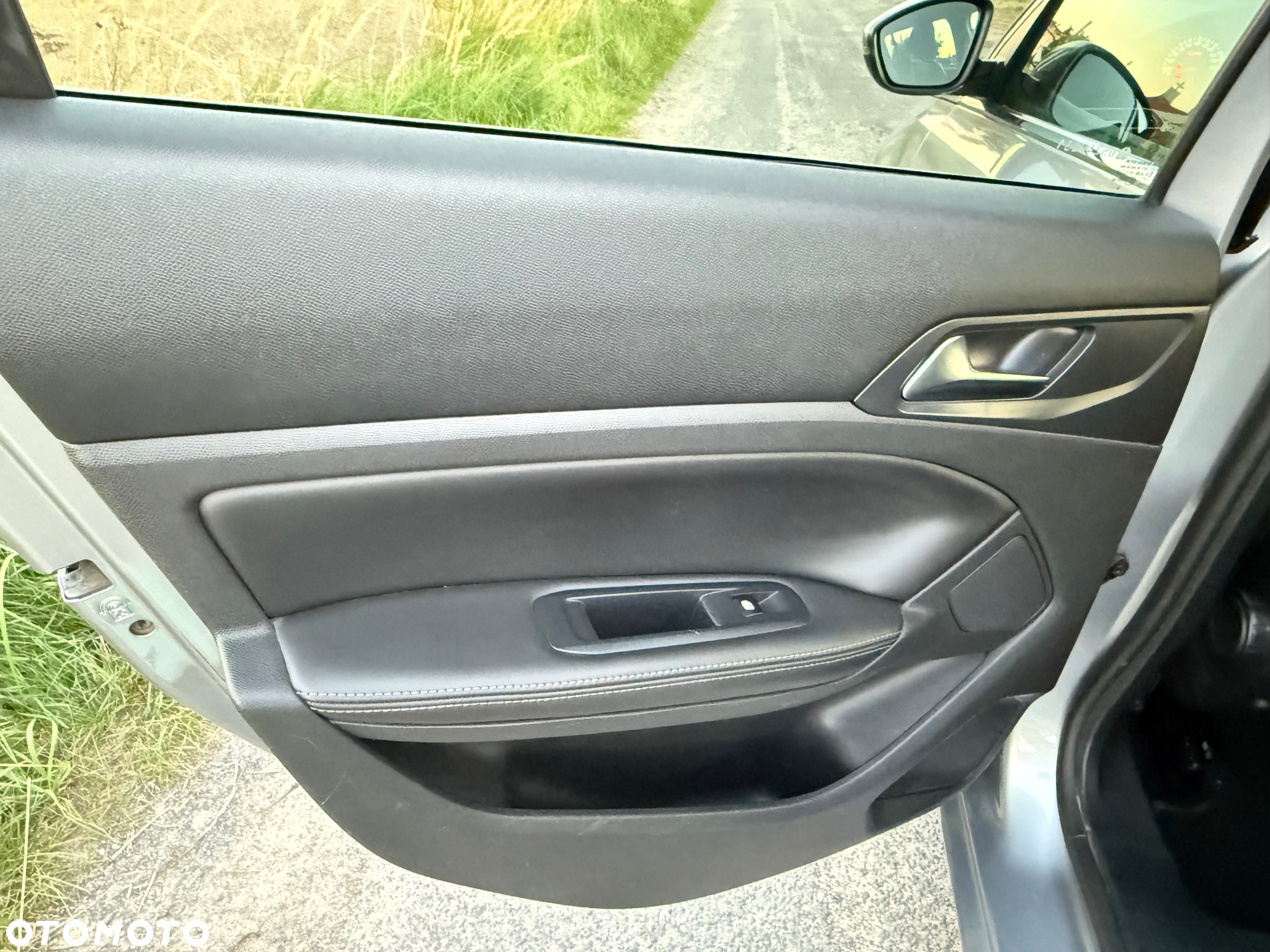 Peugeot 308 1.6 e-HDi Allure S&S - 17