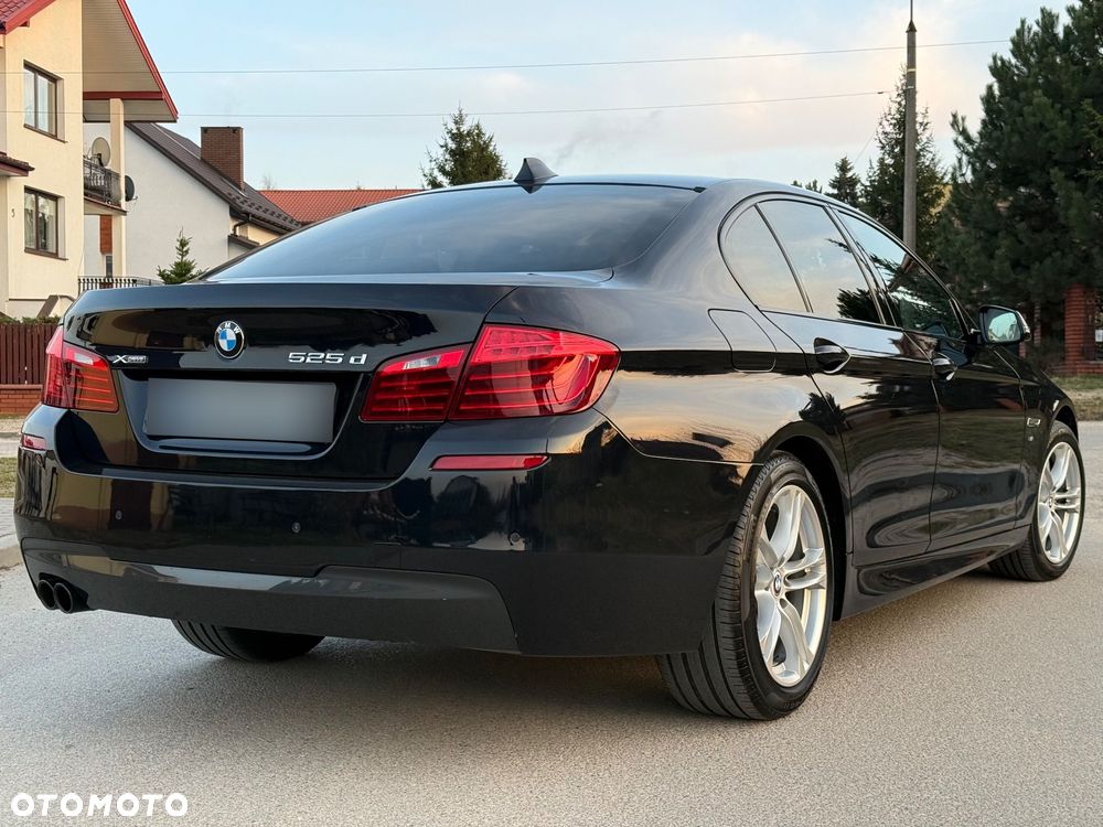 BMW Seria 5 525d xDrive - 12