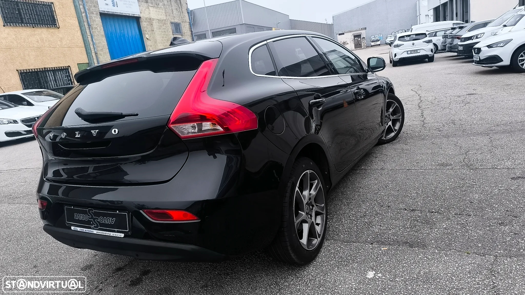 Volvo V40 1.6 D2 VOR Powershift - 10