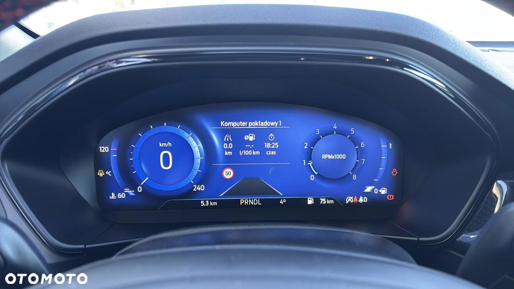 Ford Focus 1.0 EcoBoost Hybrid ST-LINE X - 16