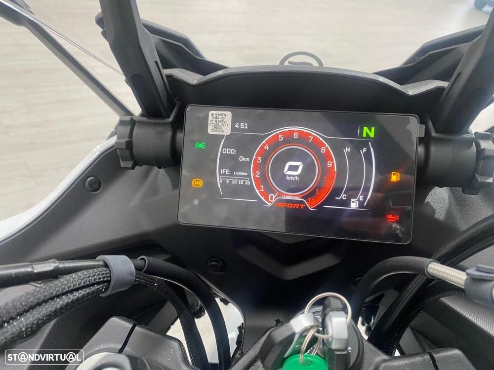 CF Moto 650GT - 12