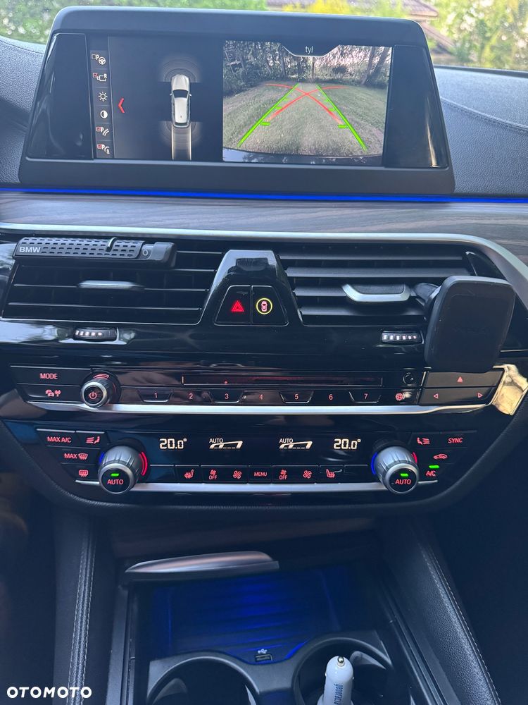 BMW Seria 5 520d xDrive Luxury Line sport - 26