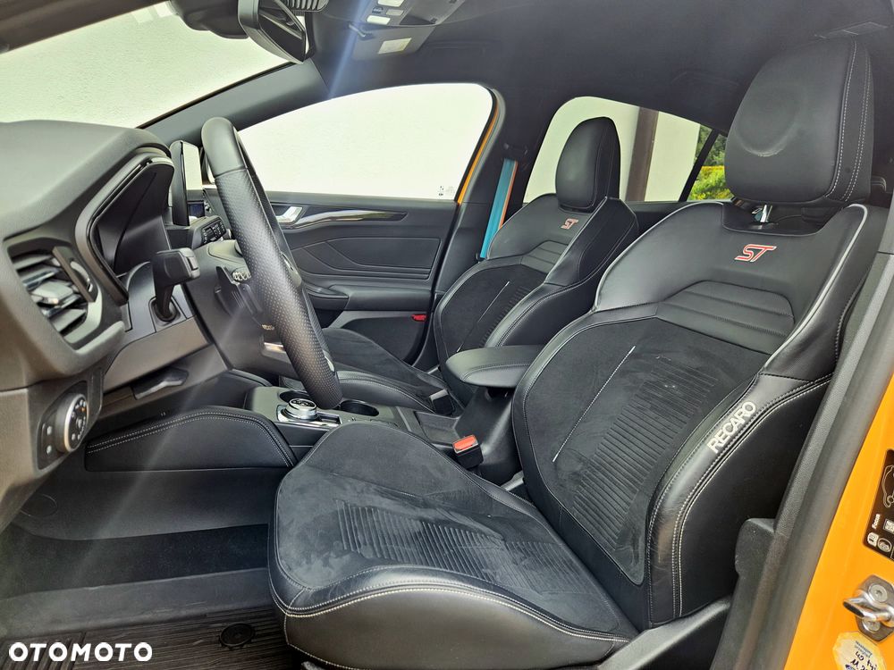 Ford Focus 2.3 EcoBoost S&S ST - 8
