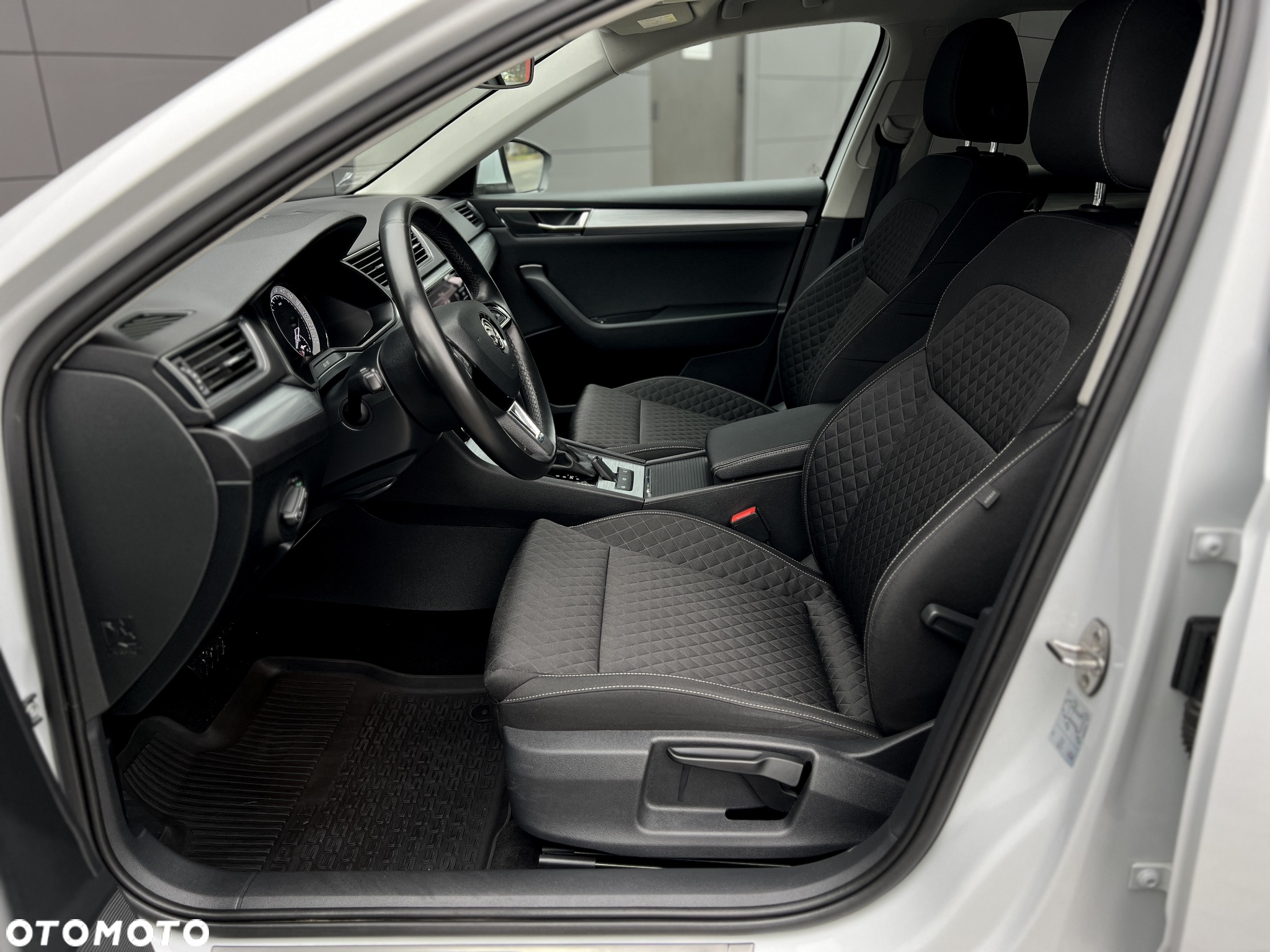 Skoda Superb 2.0 TDI Ambition DSG - 21