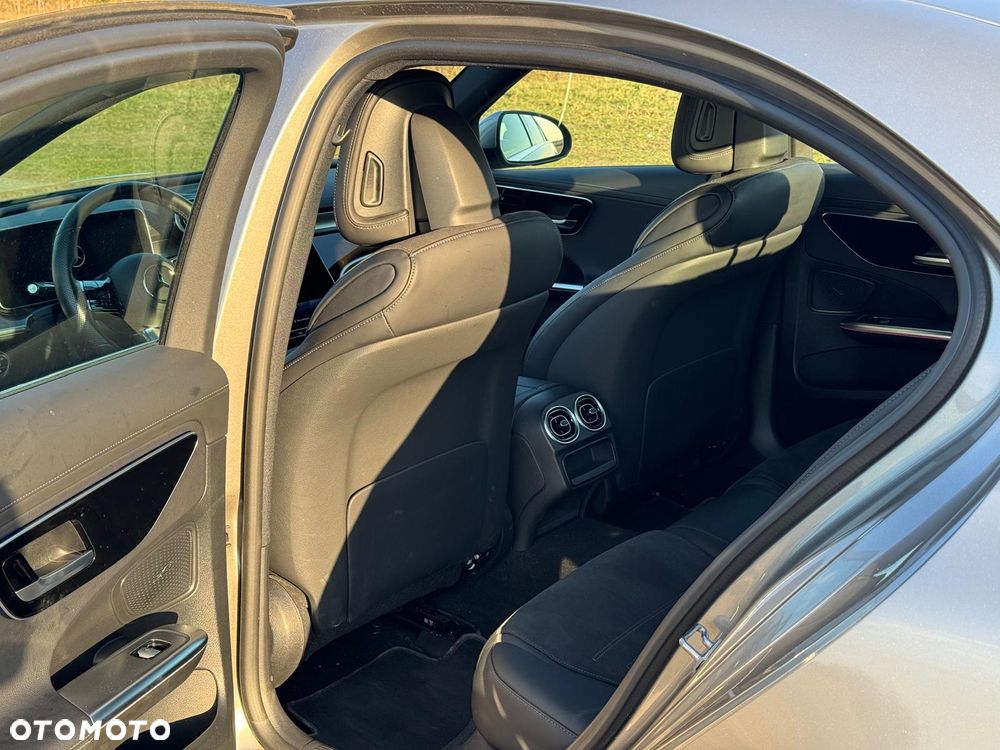 Mercedes-Benz Klasa C 200 4Matic 9G-TRONIC AMG Line Advanced - 18