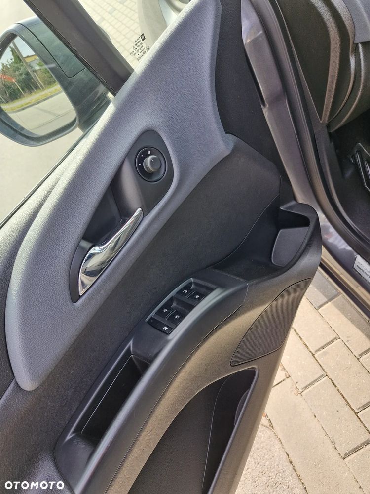 Opel Meriva 1.4 T Cosmo S&S - 26