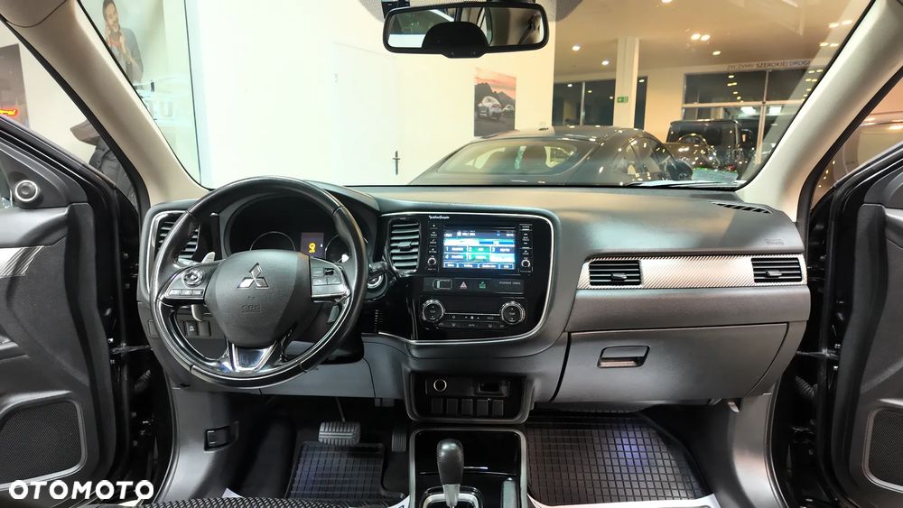 Mitsubishi Outlander 2.0 Intense 4WD CVT - 31