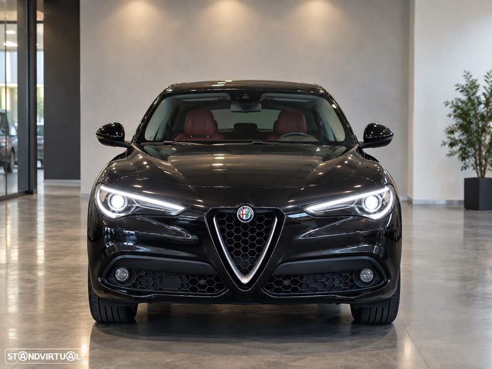 Alfa Romeo Stelvio 2.2 16V AT8-Q4 Executive — fotografia 28