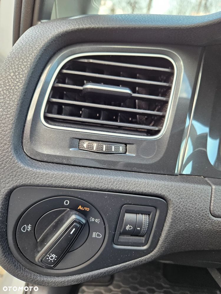 Volkswagen Golf - 20