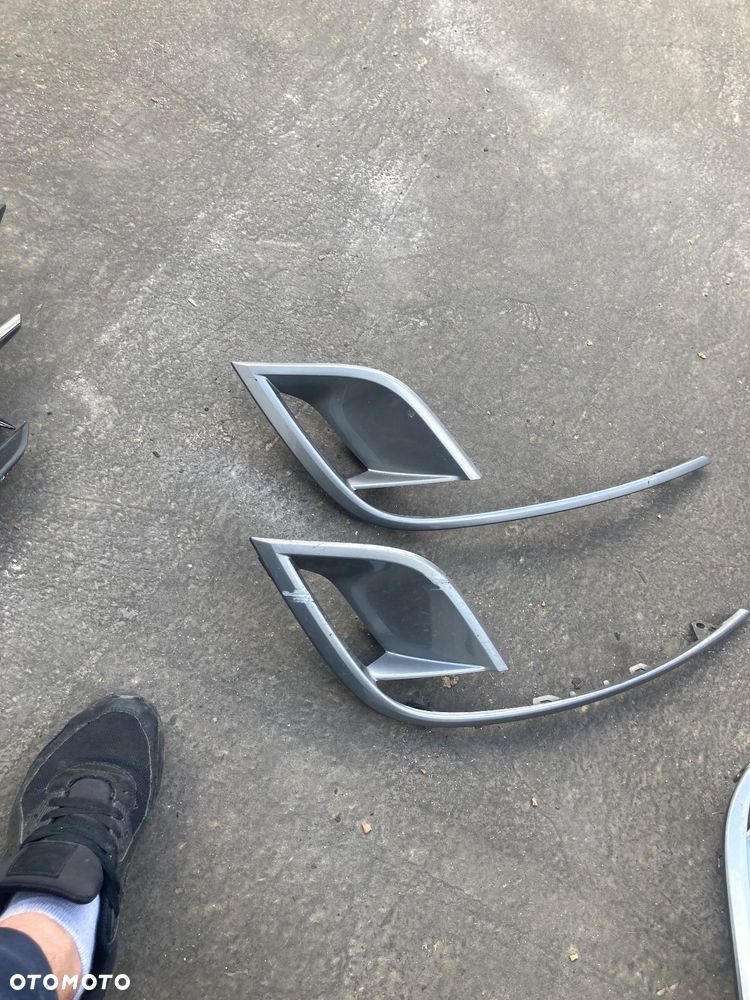 RENAULT Megane IV 4 GT lewa kratka ZDERZAKA  przedniego KRATKA halogenu W ZDERZAK  przedni  listwa halogen zaślepka - 2