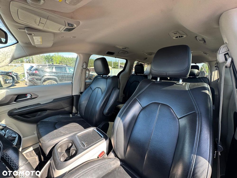Chrysler Pacifica - 18