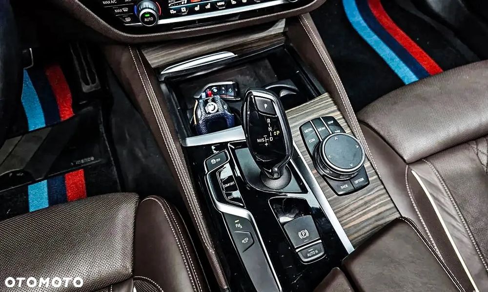 BMW Seria 5 530i xDrive M Sport Edition - 10