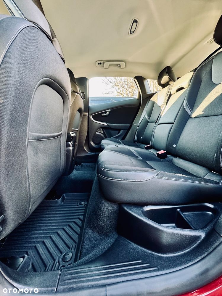 Volvo V40 D2 Geartronic Momentum - 20