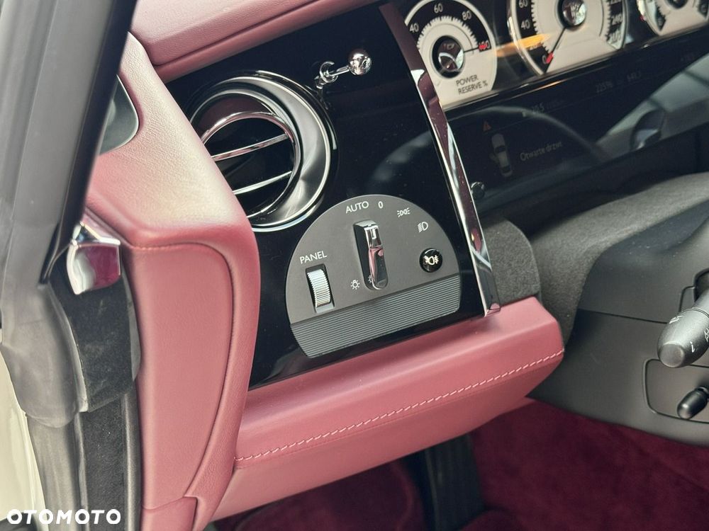 Rolls-Royce Wraith Standard - 31