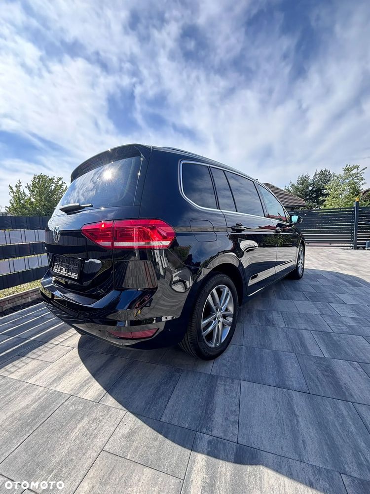 Volkswagen Touran 2018 photo 2