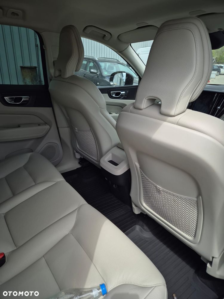 Volvo XC 60 D5 SCR AWD Inscription - 6