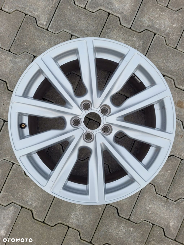 Felga aluminiowa 17 Audi A1 8X0601025CD 7.5" 5x100 ET 36