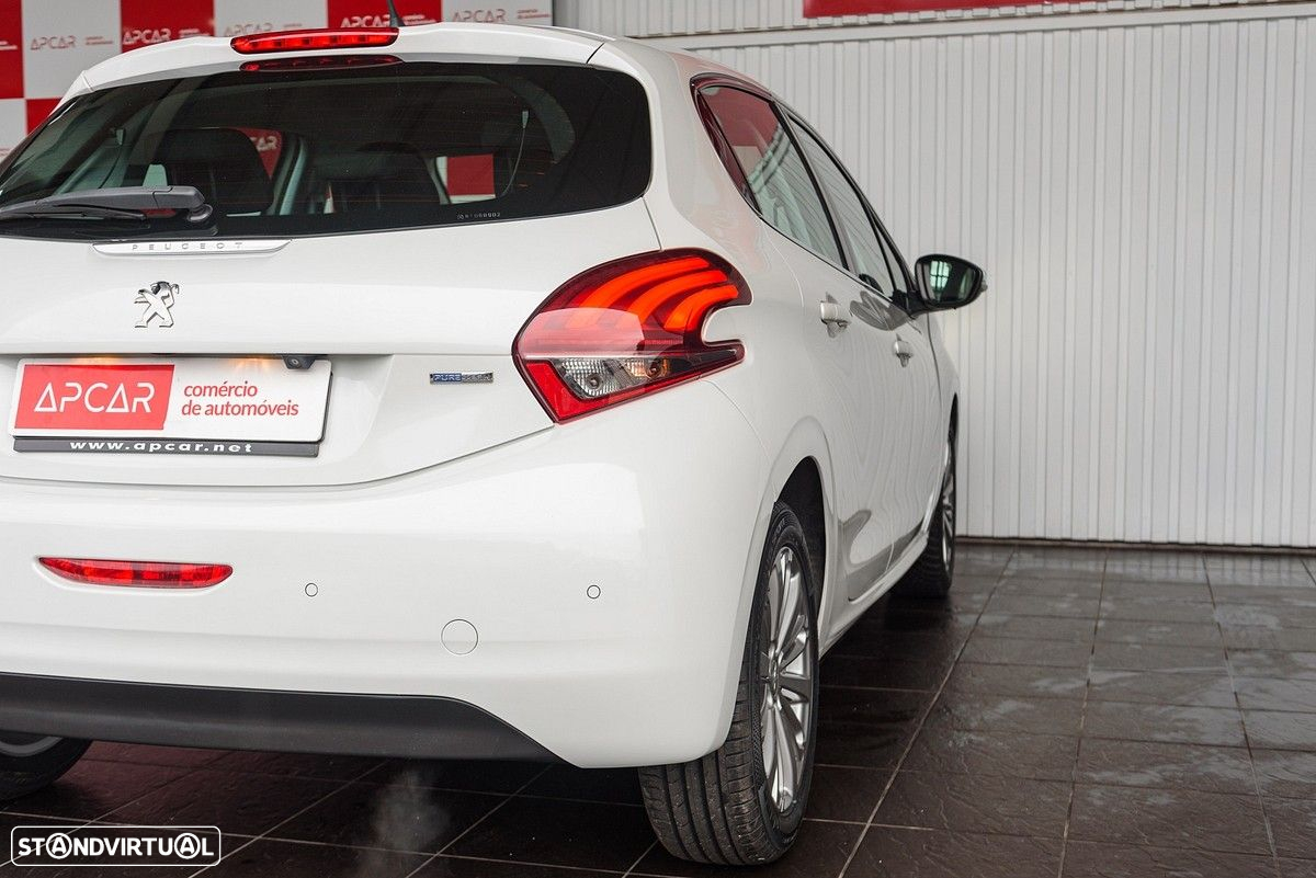 Peugeot 208 1.2 PureTech Allure - 52
