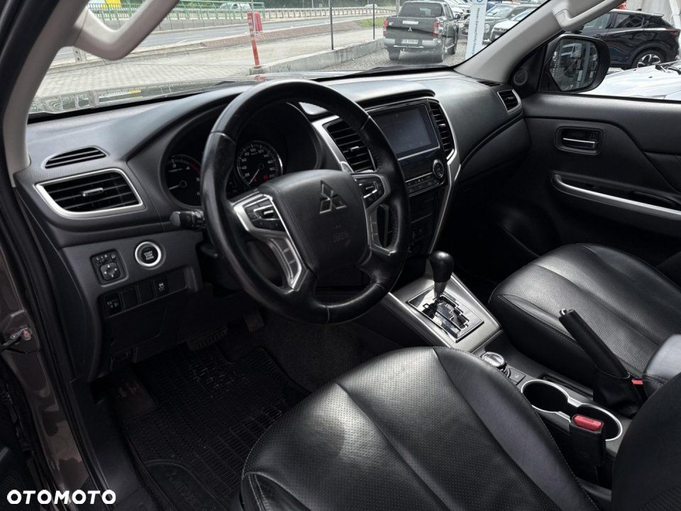 Mitsubishi L200 - 16