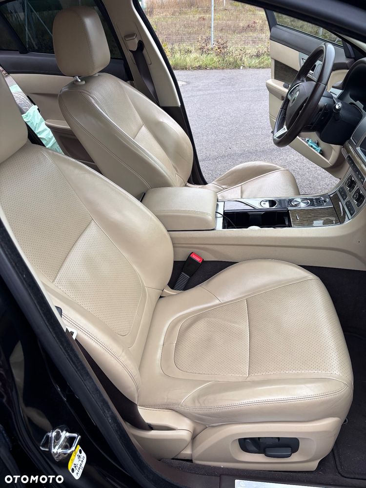 Jaguar XF 3.0 T AWD Premium Luxury - 18