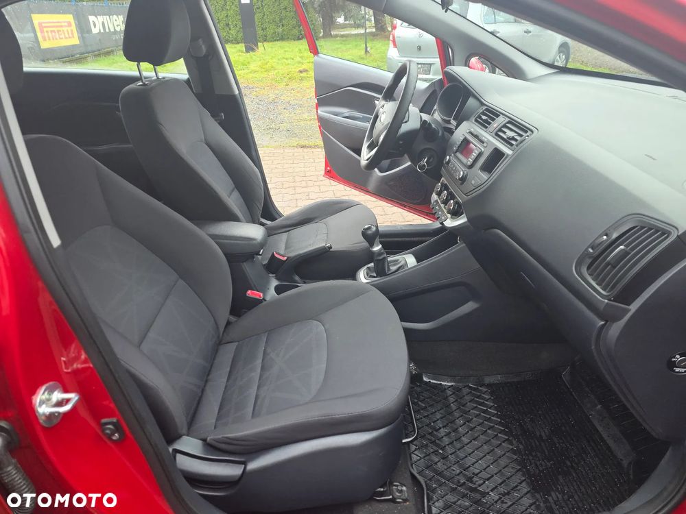 Kia Rio - 12