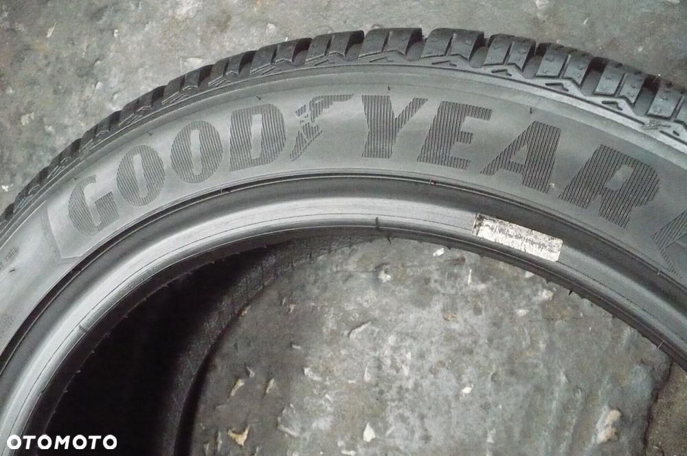 GOODYEAR Ultra Grip 8 Performance 225/45R17 6,8mm 2021 - 4