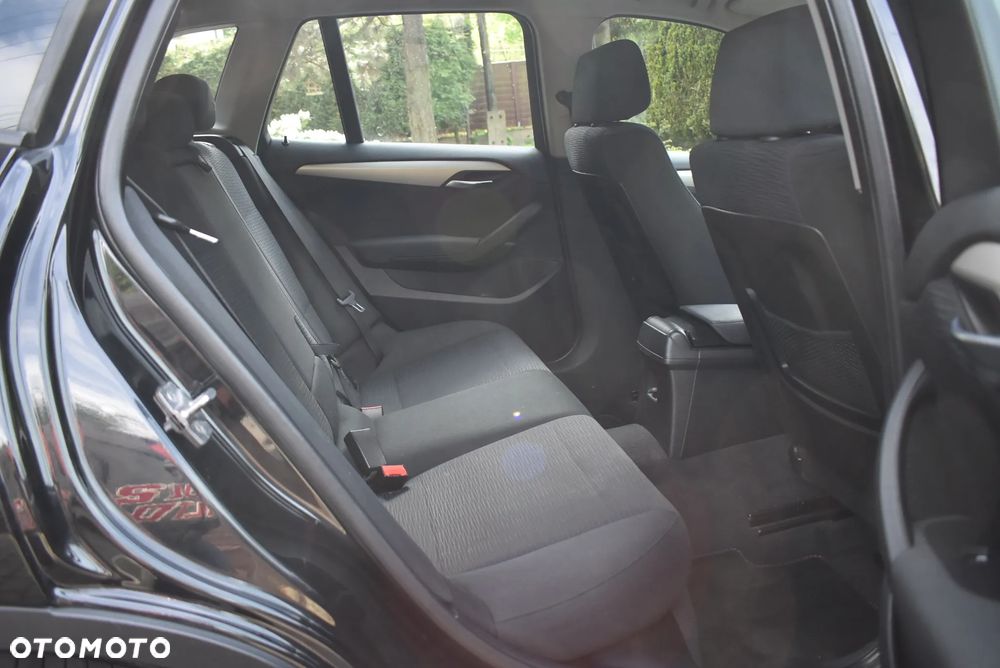 BMW X1 sDrive18d xLine - 24