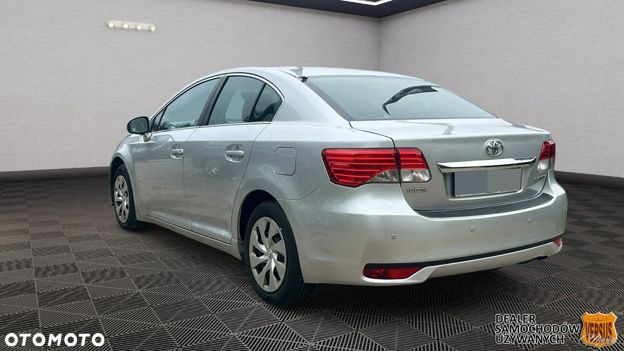 Toyota Avensis 1.6 Active - 4