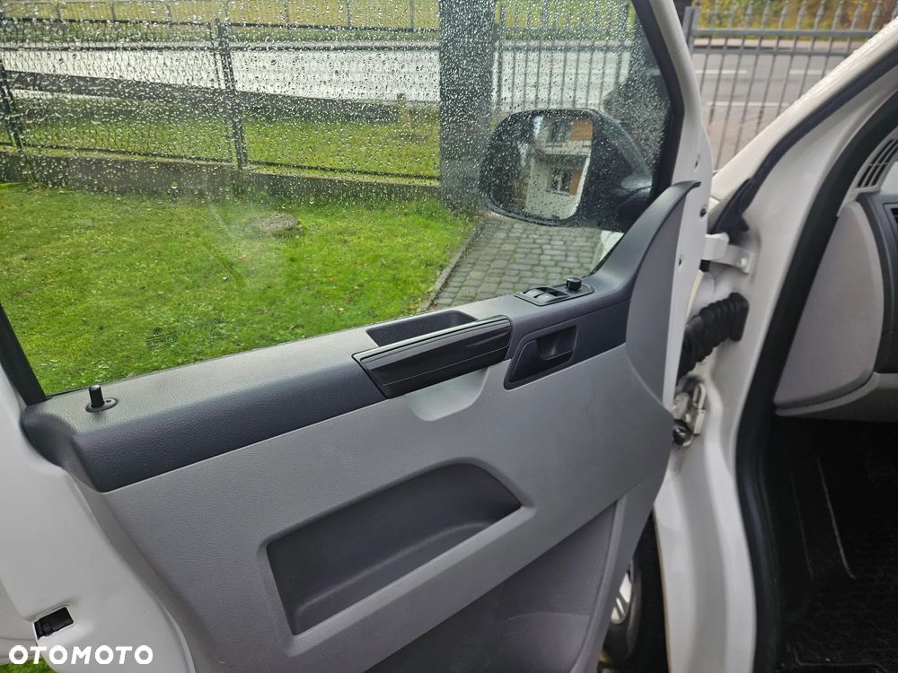 Volkswagen Transporter - 9