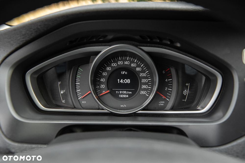 Volvo V40 D2 Momentum - 23