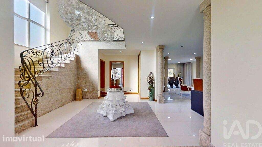 Casa / Villa T4 em Recezinhos (São Mamede) de 436,00 m2 - Grande imagem: 4/28