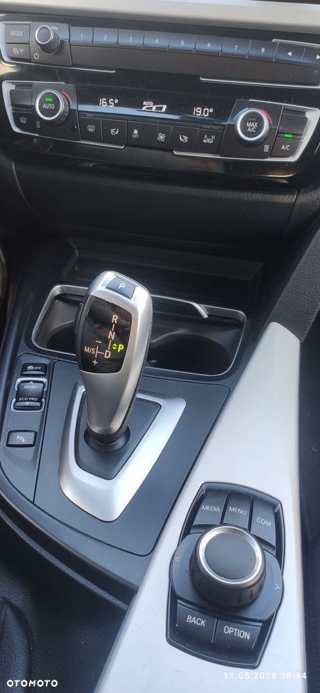 BMW Seria 3 318i - 26