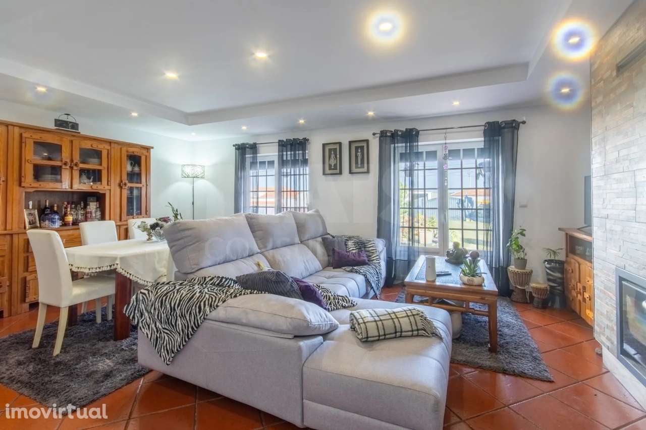 Moradia térrea T4 com anexo e 5.000 m2 de terreno em Geraldes - Grande imagem: 2/50