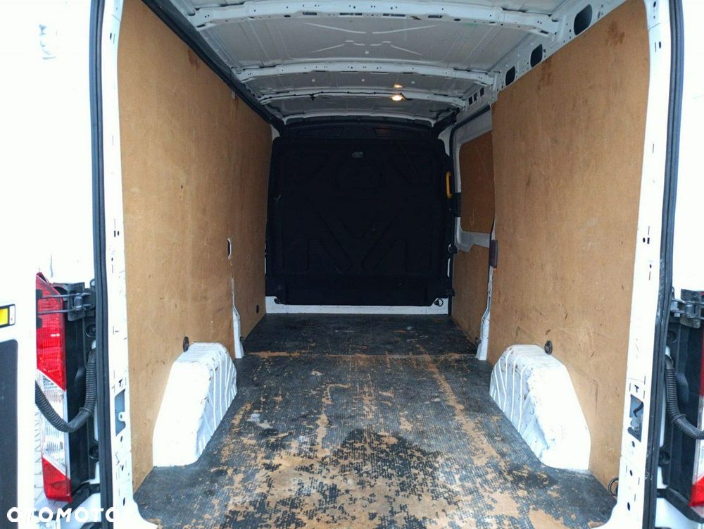 Ford Transit - 13