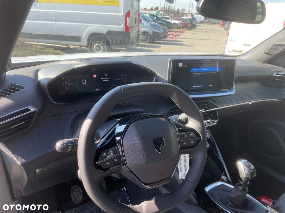 Peugeot 2008 - 11