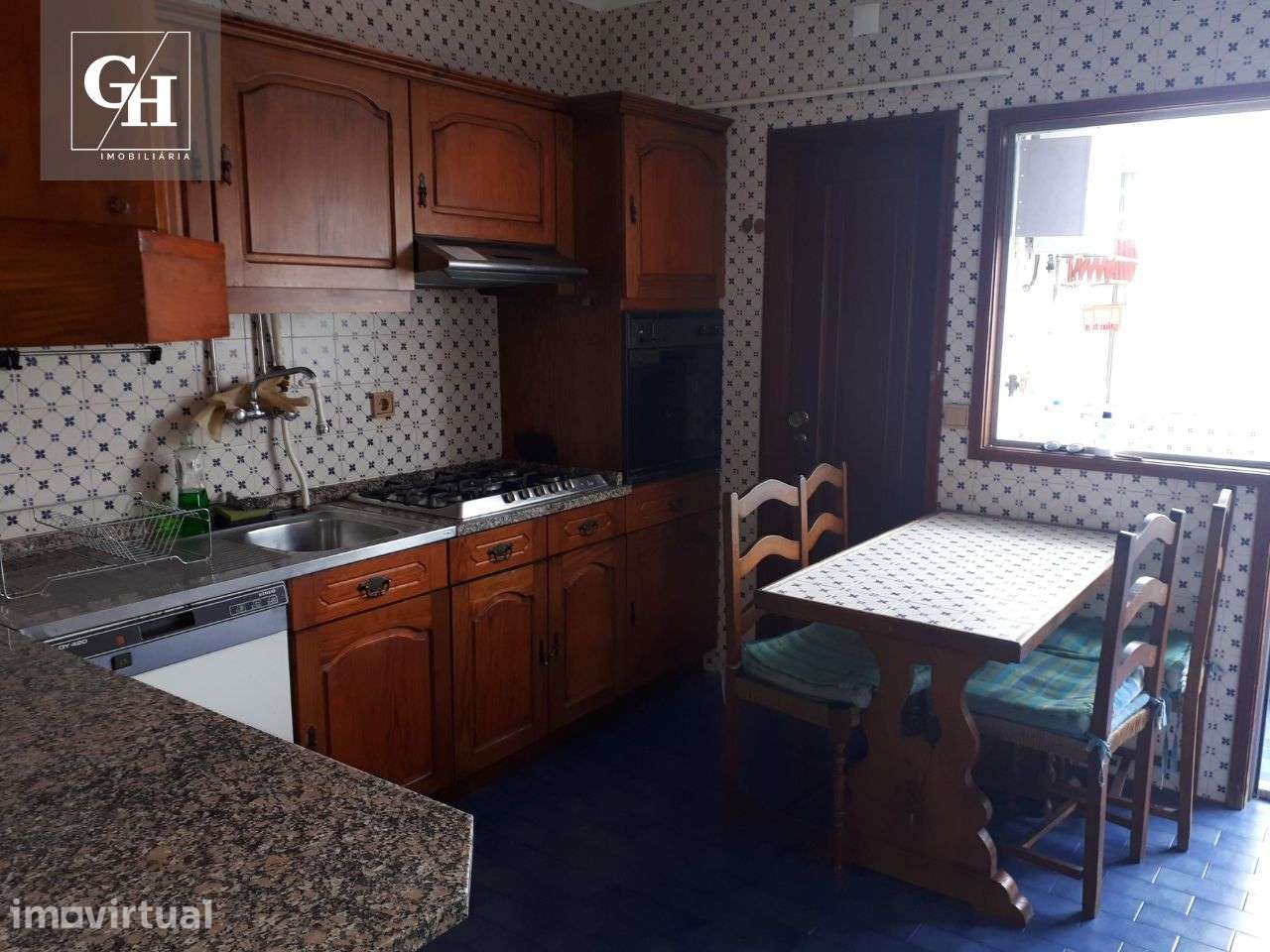 Arrenda-se 1 quarto individual para sexo masculino - Famalicão - Grande imagem: 5/11