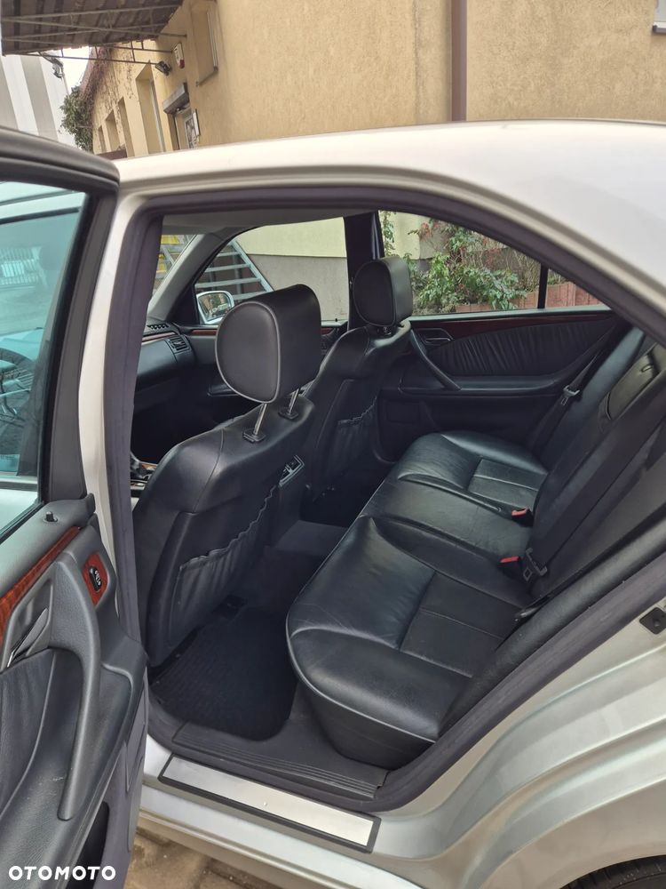 Mercedes-Benz Klasa E 220 CDI Avantgarde - 14