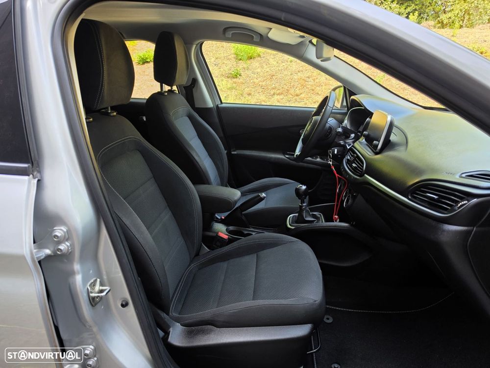 Fiat Tipo Station Wagon 1.6 M-Jet Lounge - 16